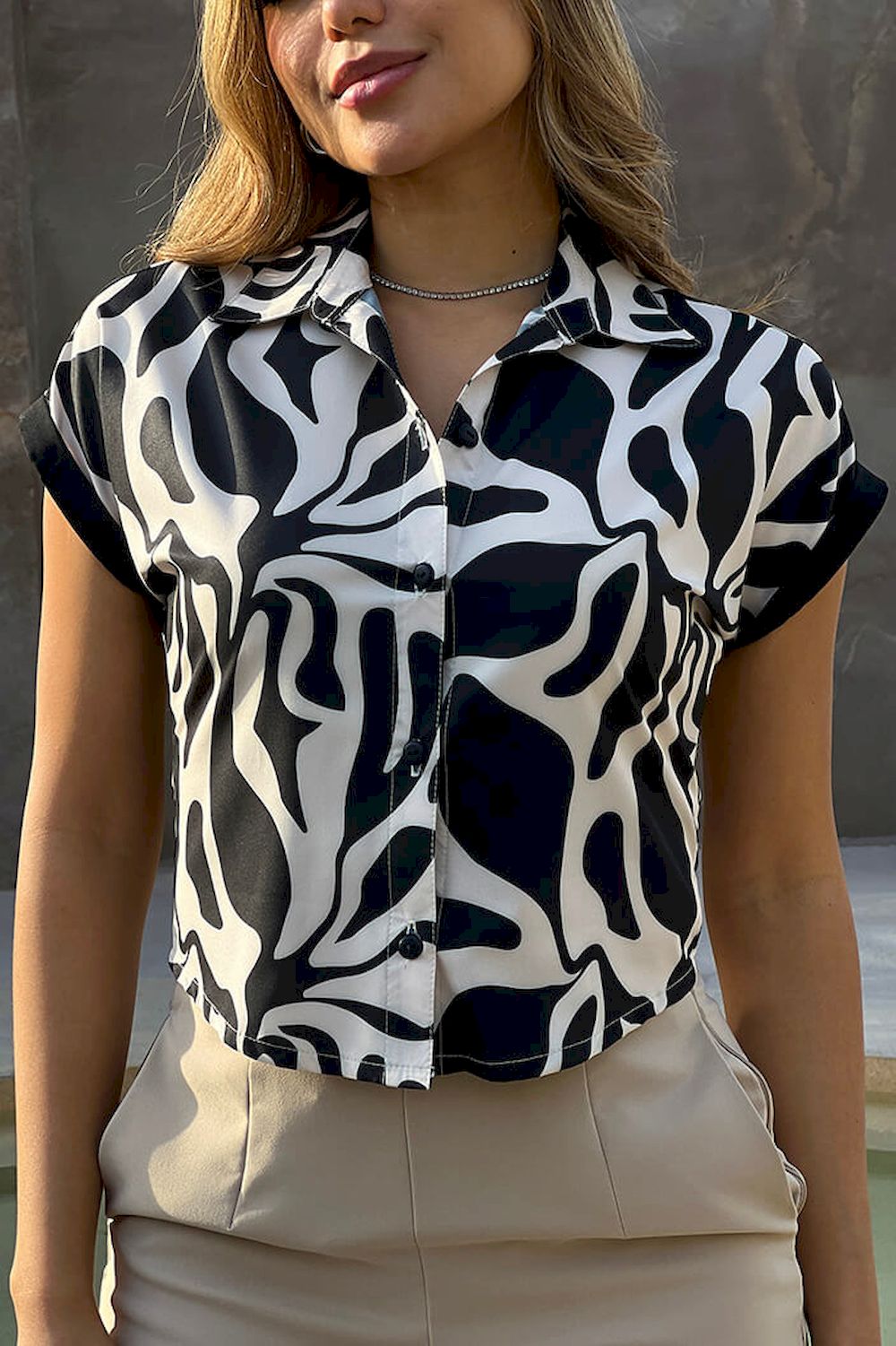 Camisera Corta DF21245 para mujer dyaboo negro 02