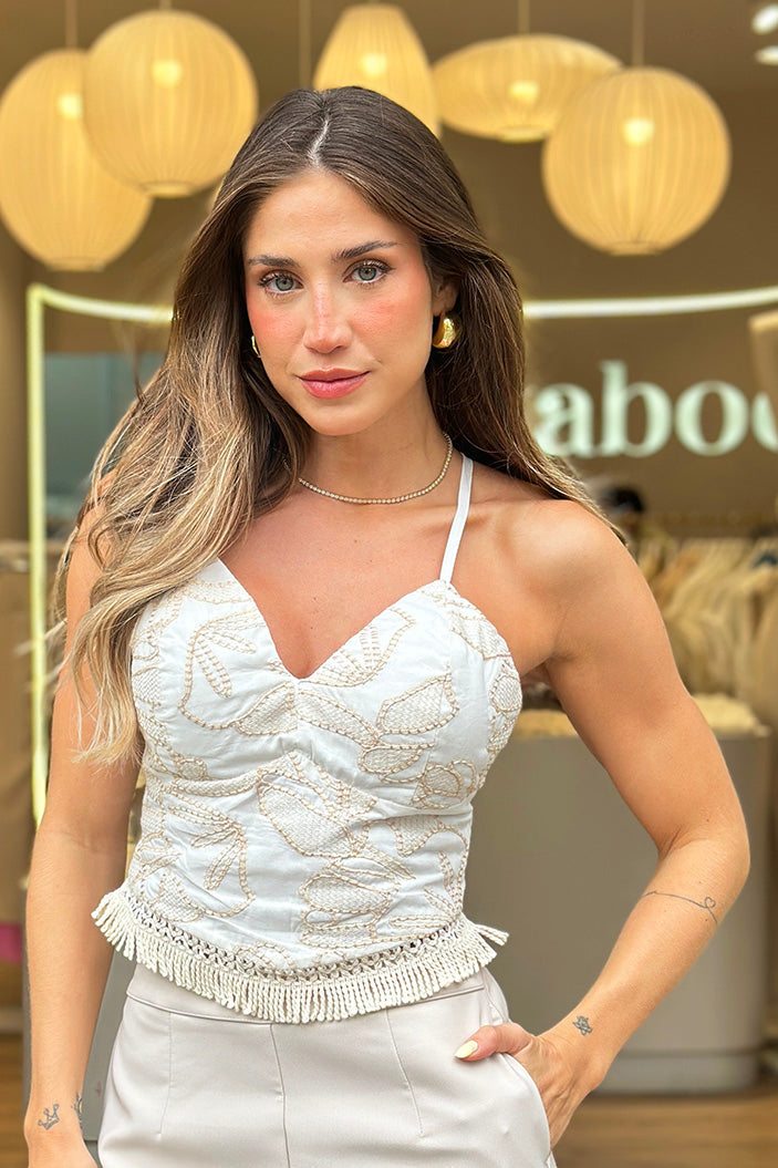 Blusa DF01835 para mujer de tirantes finos con bordado delicado en forma de hojas dyaboo color beige 1