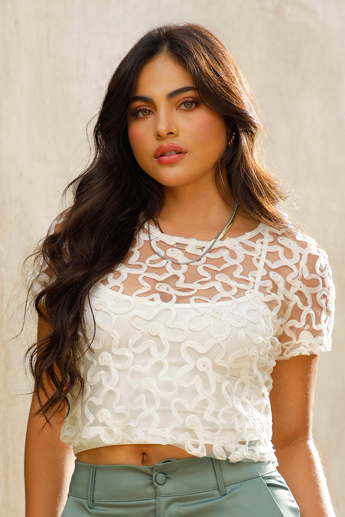 Blusa DF01836 para mujer, silueta ajustada, elaborada en transparencia dyaboo color crudo 2