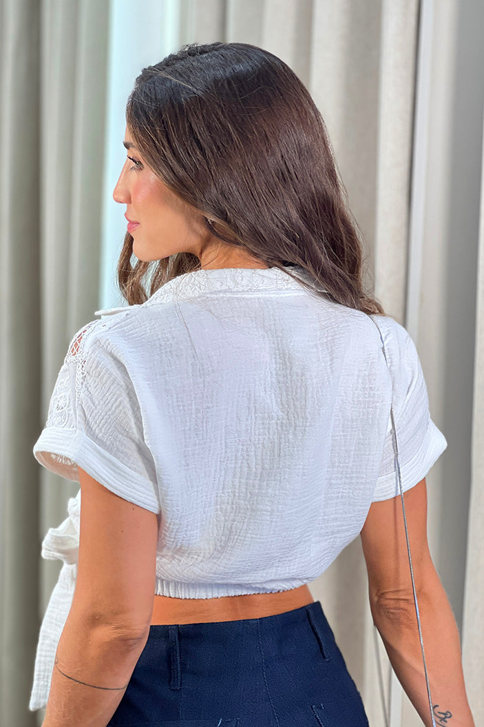 Blusa DF01855 para mujer tipo wrap en tejido bordado dyaboo color crudo 1