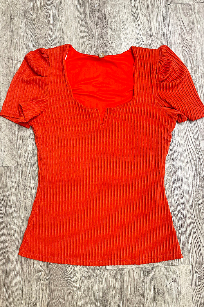 Blusa DF02313 silueta ajustada para mujer, elborada en poliéster spandex dyaboo color rojo
