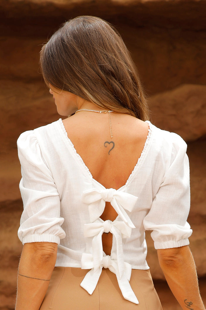 Blusa DF02357 para mujer de silueta corta y manga 3/4 con elástico en el puño dyaboo color crudo 6