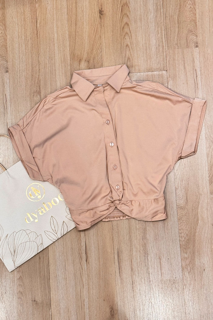 Blusa corta botones para mujer dyaboo DF01471 camel 5