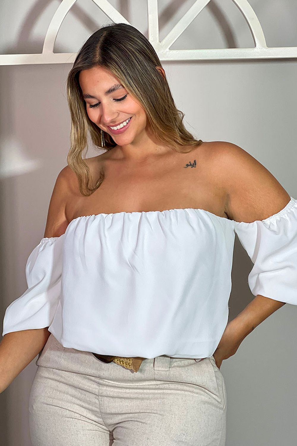 Blusa cuello bandeja plus talla grande crudo blanco dyaboo DP01014