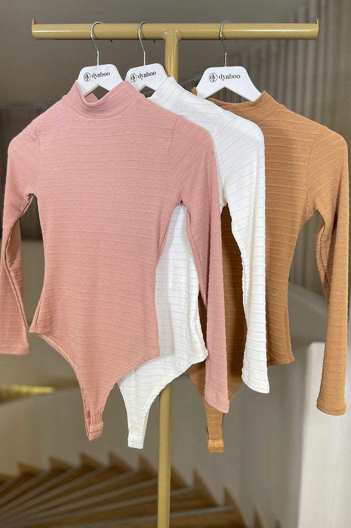 Body DF05039 manga larga silueta ajustada para mujer, elaborada en algodón dyaboo color rosado 3
