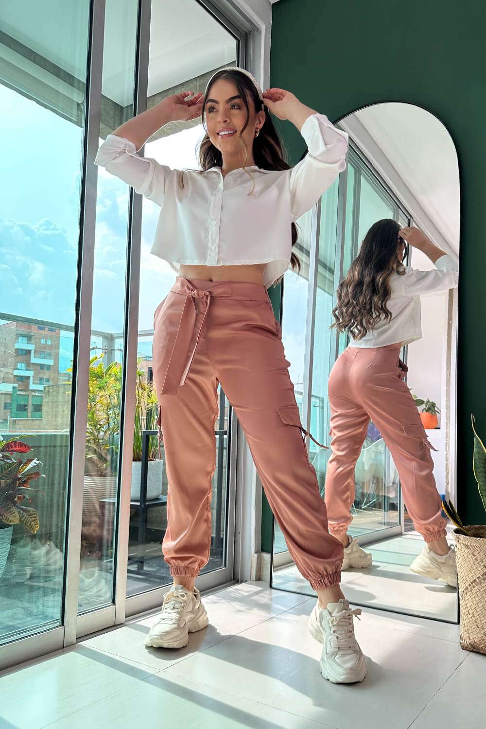 Camisa corta manga larga satin para mujer DF21027 dyaboo blanca cruda