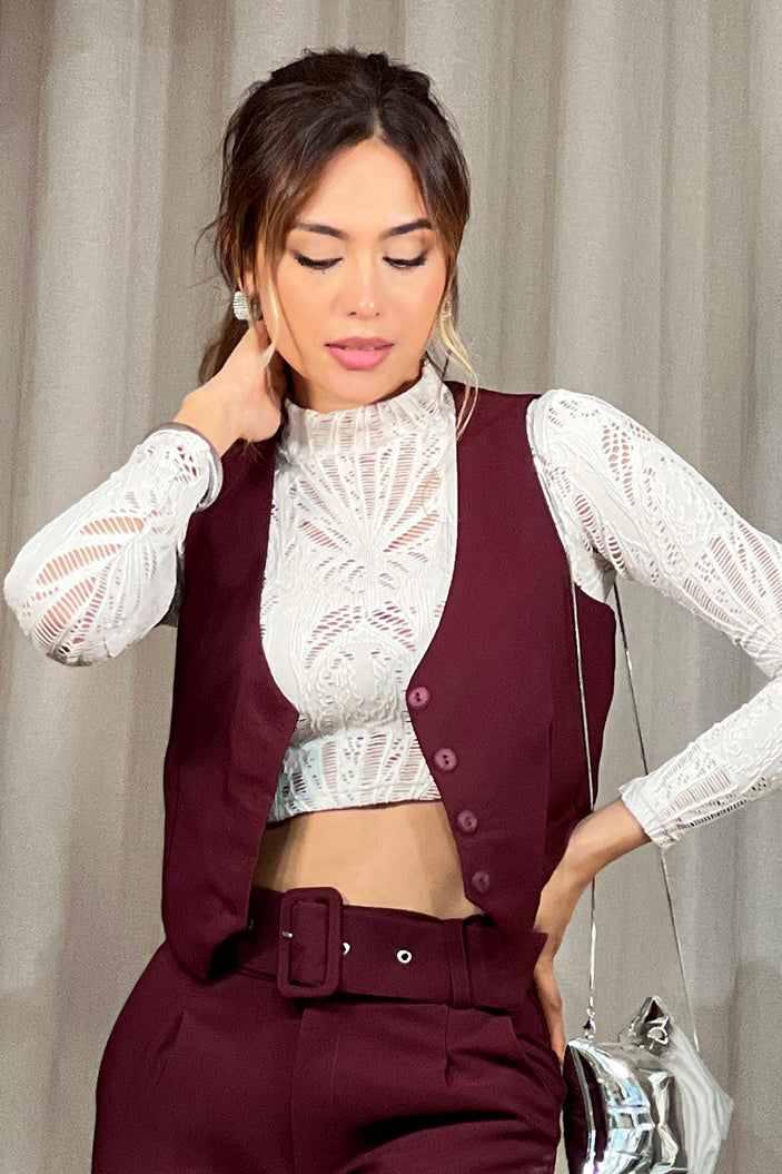 Chaleco DF04005 silueta ajustada para mujer, elaborado en poliéster dyaboo color vinotinto 1