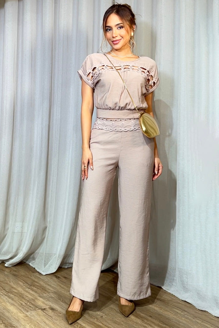 Conjunto DF14152 Blusa Y Pantalón, para mujer silueta semi ajustada para mujer, elaborada en chalis dyaboo color camel 1