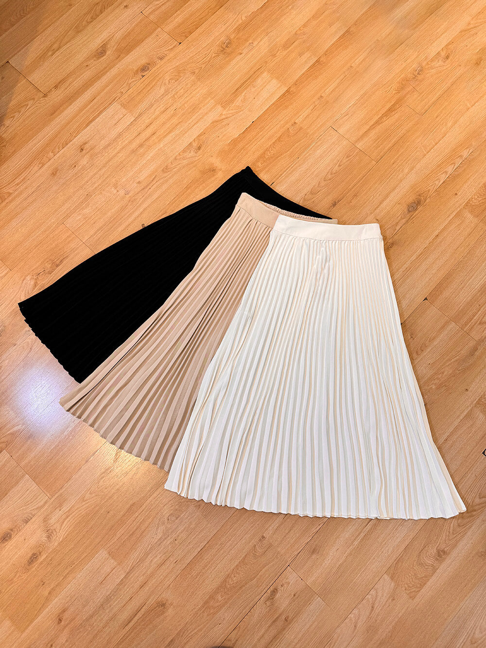 Falda Midi Trillada DF07066 negra plisada para mujer dyaboo