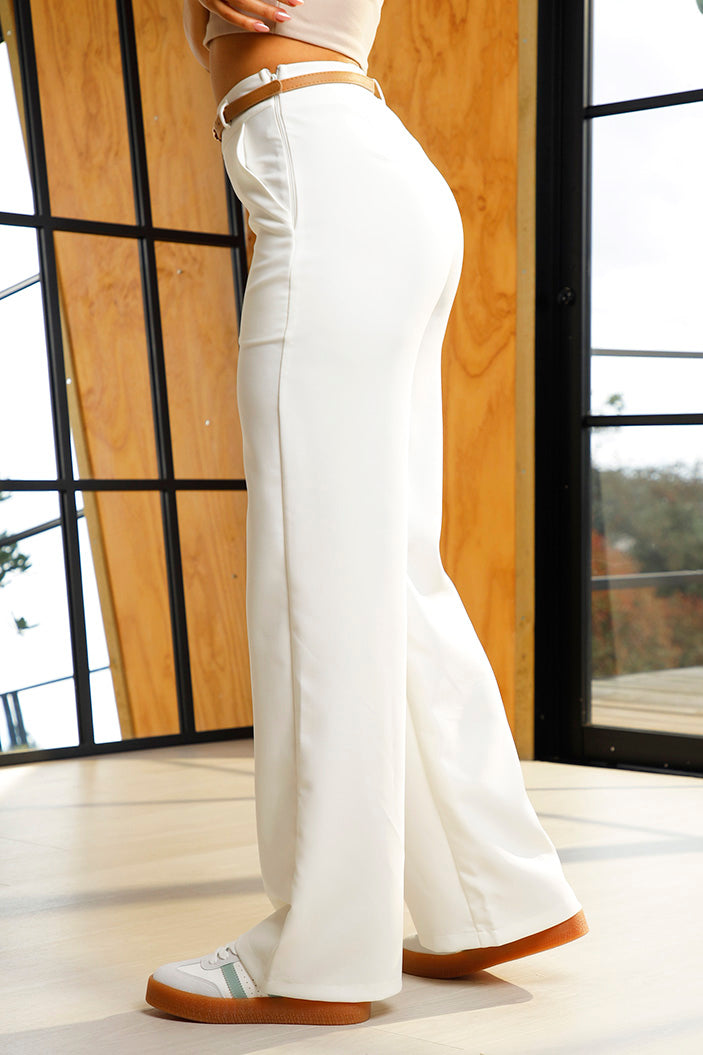 Pantalón DF06118  silueta amplia para mujer elaborado en poliester dyaboo crudo