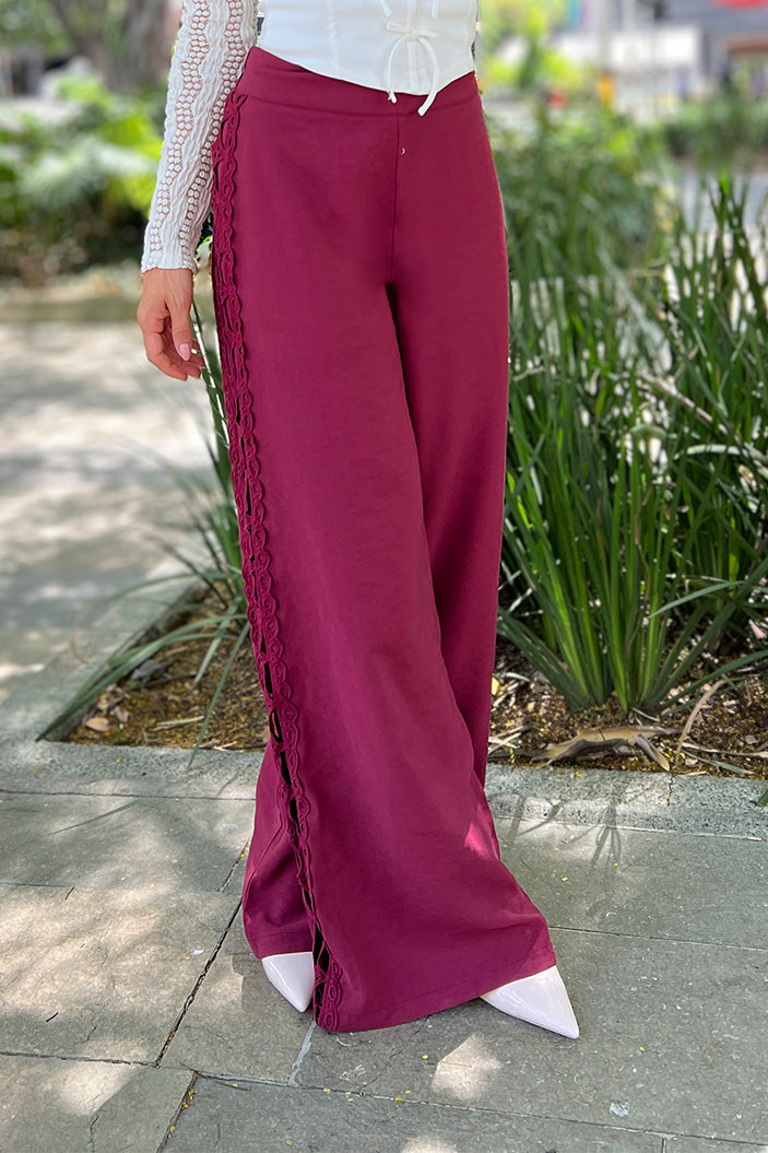 Pantalón DF06120 para mujer dyaboo vinotinto