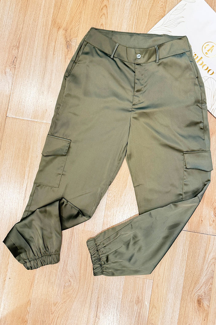 Pantalón Satinado con resorte en bota  para mujer dyaboo df06060 verde oliva